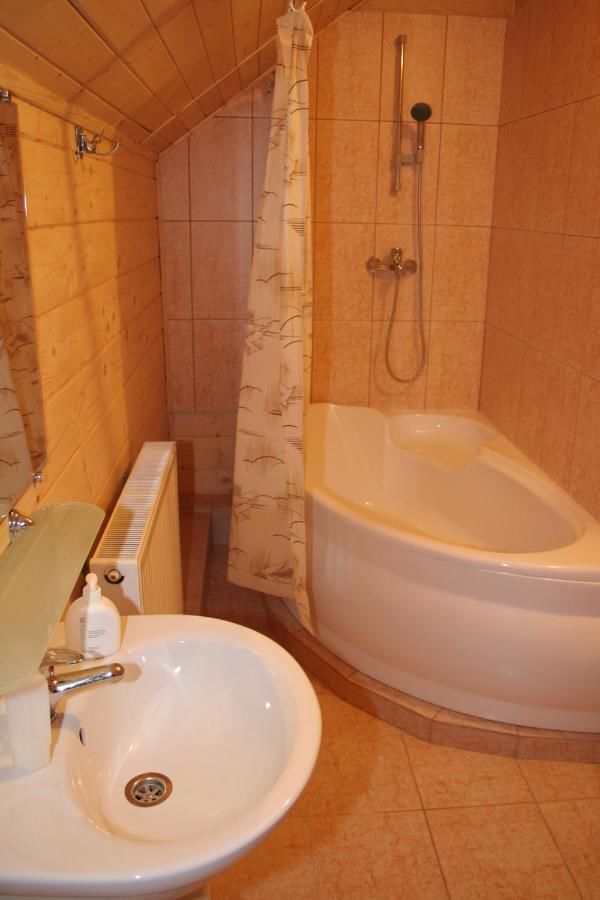 Отель Ha Стежке Довбуша Яремче-46