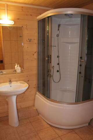 Отель Ha Стежке Довбуша Яремче Люкс-5