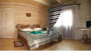 Отель Ha Стежке Довбуша Яремче Стандартный двухместный номер с 1 кроватью-1