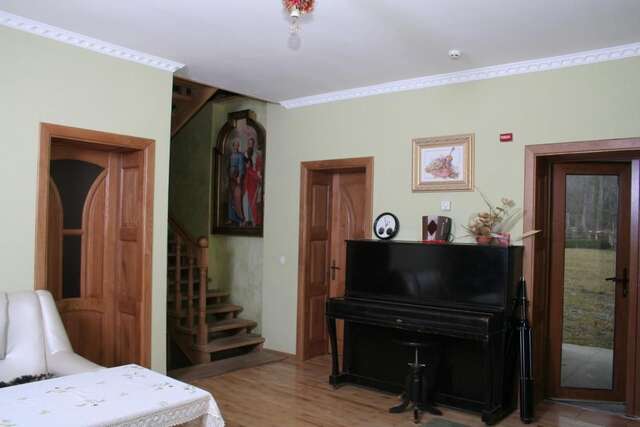 Отель Ha Стежке Довбуша Яремче-21